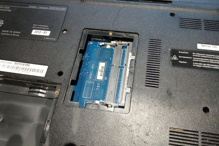 Что можно сделать с ноутбуком ASUS RHG Strix (увеличить объем оперативной памяти и установить дополнительный диск)?